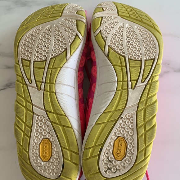 Merrel gently used ventilated summer sneaker - Picture 5 of 6